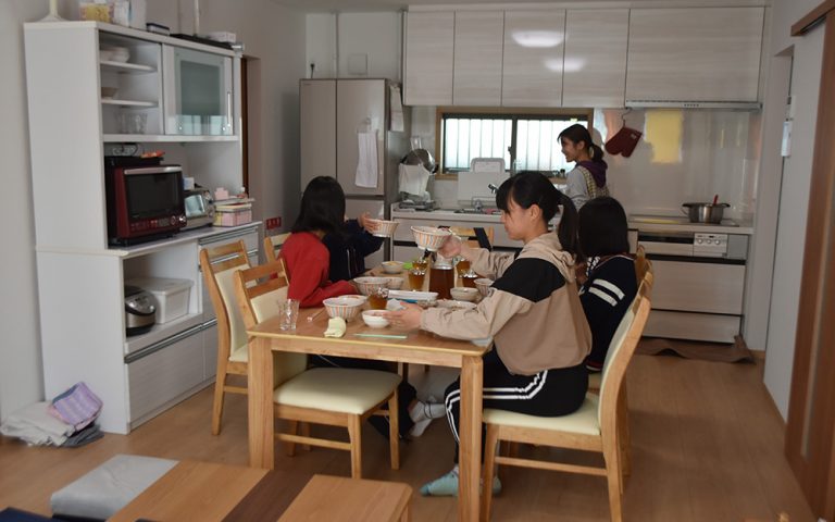 要保護児童・要支援児童とは？ ソーシャルインクルージョン事典 ソーシャルインクルージョンを考えるWebメディア